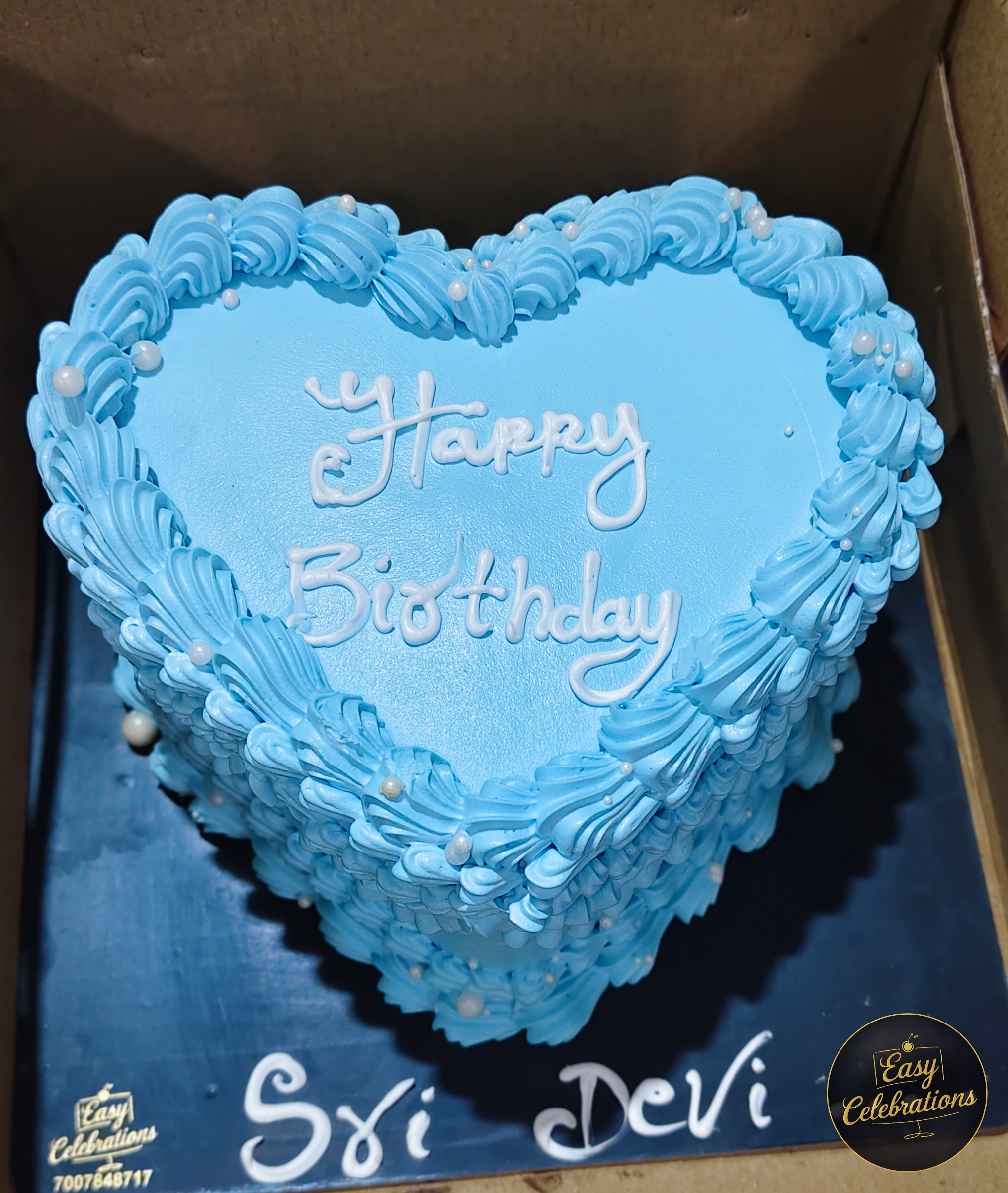 Blue Vintage Piping Cake