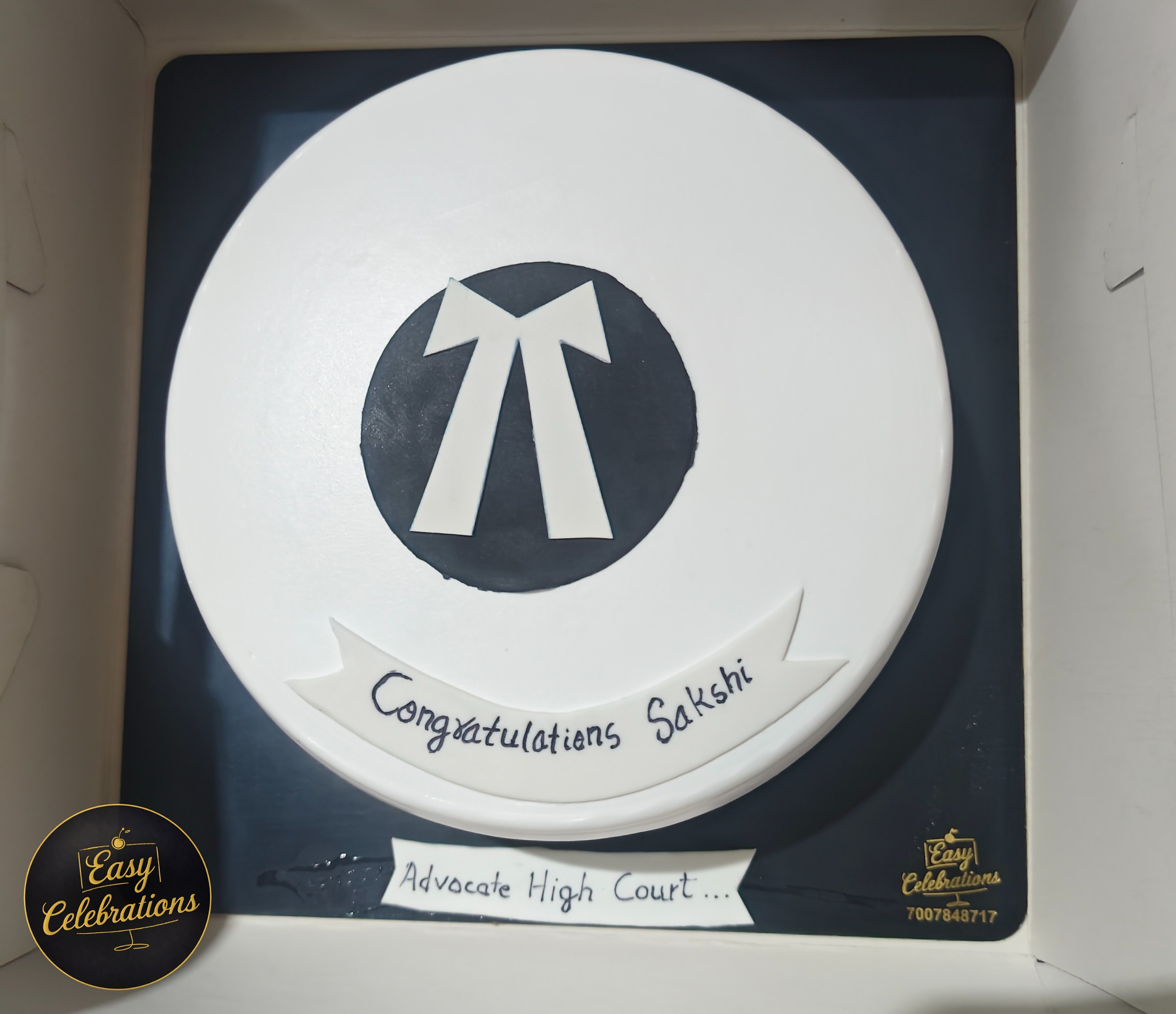 Elegant Advocate Congratulations Cake